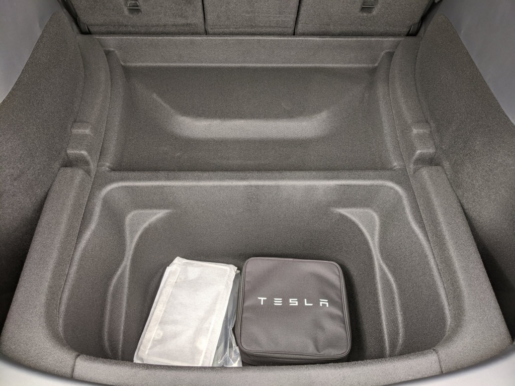 Tesla Model Y トランク フリーザー - アクセサリー